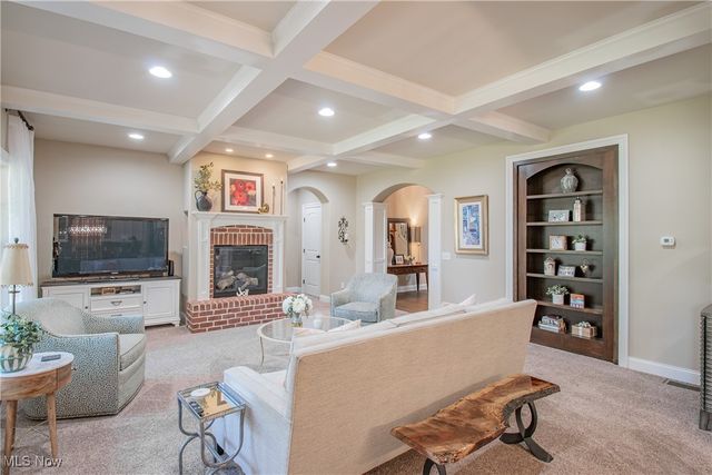 2189 E Park Drive, Uniontown, OH 44685