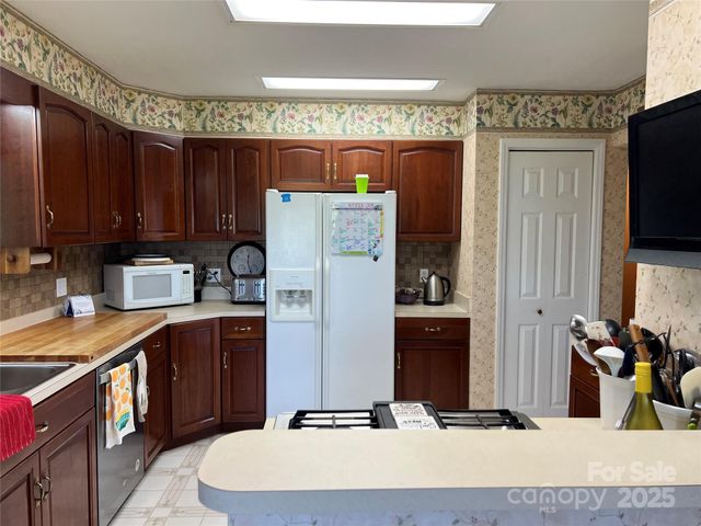 30 Boyer Lane, Sparta, NC 28675