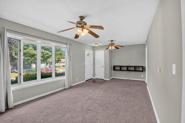 1255 Scott Avenue, Waterloo, IA 50701