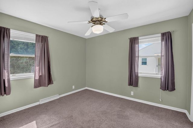 1255 Scott Avenue, Waterloo, IA 50701
