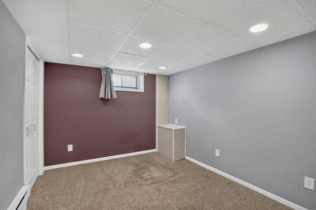 1255 Scott Avenue, Waterloo, IA 50701