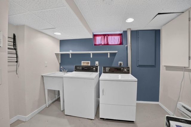 1255 Scott Avenue, Waterloo, IA 50701