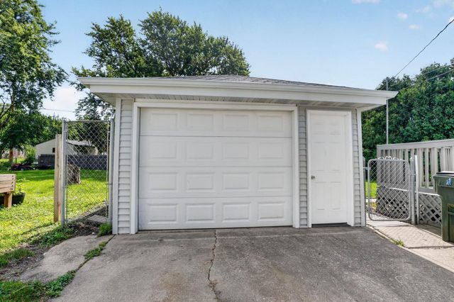 1255 Scott Avenue, Waterloo, IA 50701