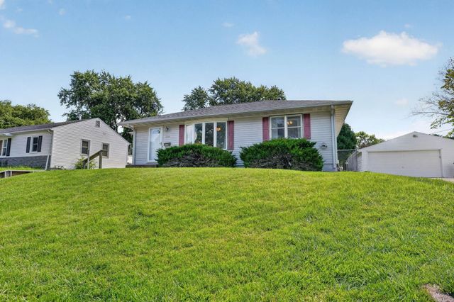 1255 Scott Avenue, Waterloo, IA 50701