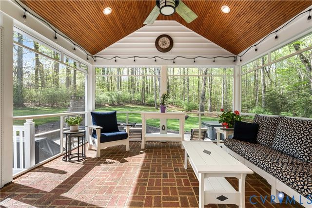 638 Cross Ridge Ln, Manakin Sabot, VA 23103