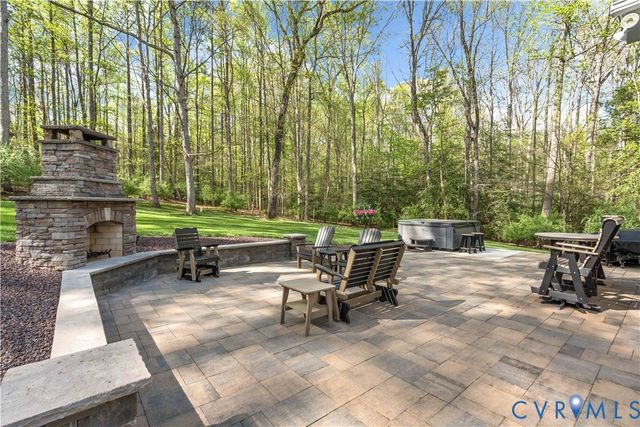 638 Cross Ridge Ln, Manakin Sabot, VA 23103