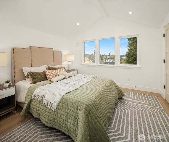 533 B N 70th Street, Seattle, WA 98103