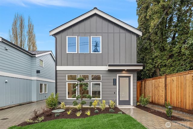 533 B N 70th Street, Seattle, WA 98103