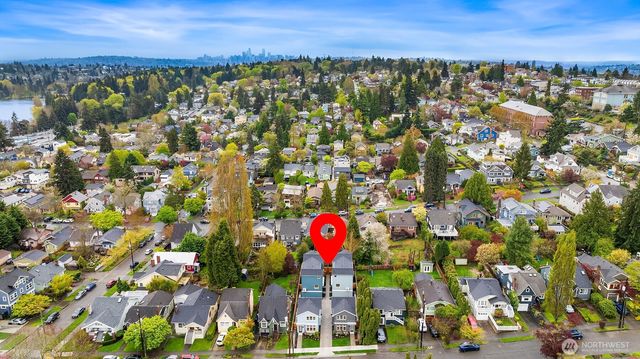 533 B N 70th Street, Seattle, WA 98103