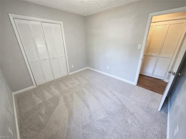 50 Oser LN, Hampton, VA 23669