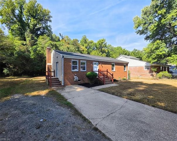 50 Oser LN, Hampton, VA 23669