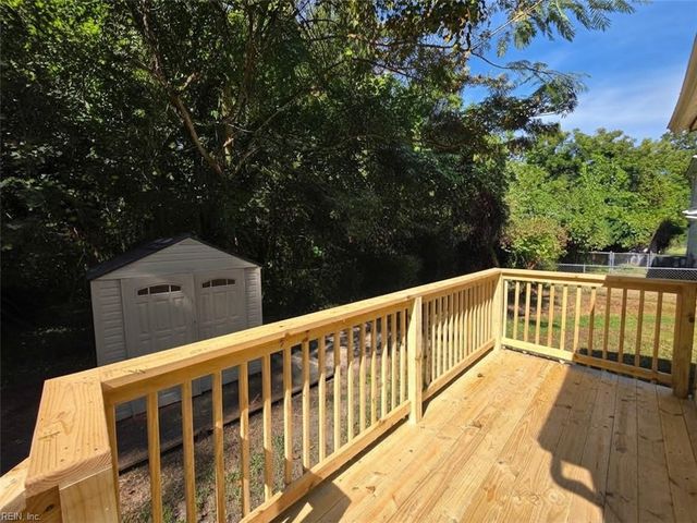 50 Oser LN, Hampton, VA 23669