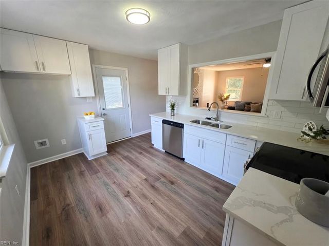 50 Oser LN, Hampton, VA 23669
