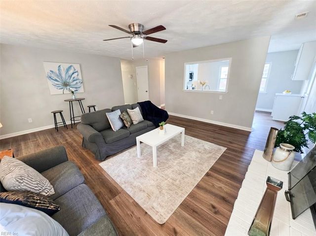 50 Oser LN, Hampton, VA 23669