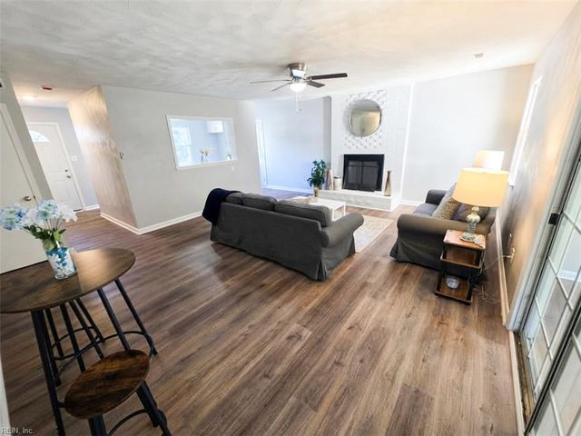 50 Oser LN, Hampton, VA 23669