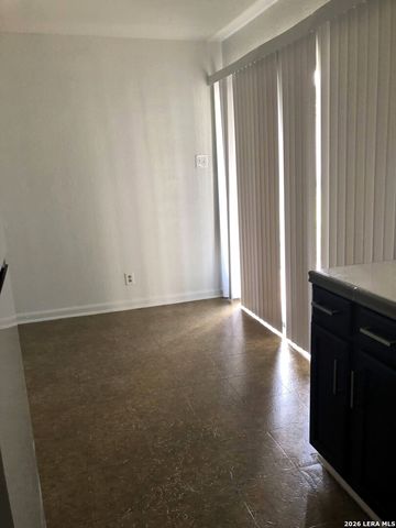 6223 SLATE VALLEY DR, San Antonio, TX 78242