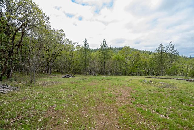 0 Cabetowne Way, Shady Cove, OR 97539