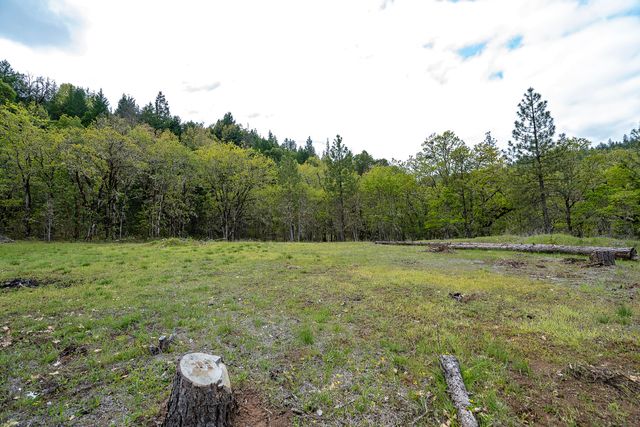 0 Cabetowne Way, Shady Cove, OR 97539