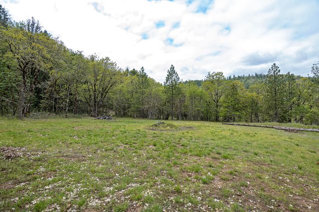 0 Cabetowne Way, Shady Cove, OR 97539