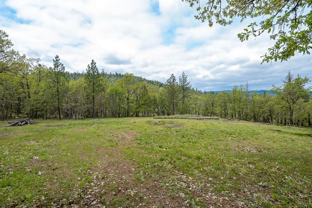 0 Cabetowne Way, Shady Cove, OR 97539