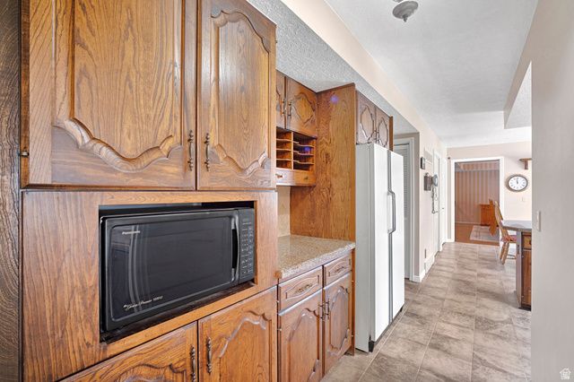4 ROLLINGWOOD LN, Sandy, UT 84092
