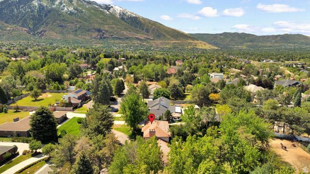 4 ROLLINGWOOD LN, Sandy, UT 84092