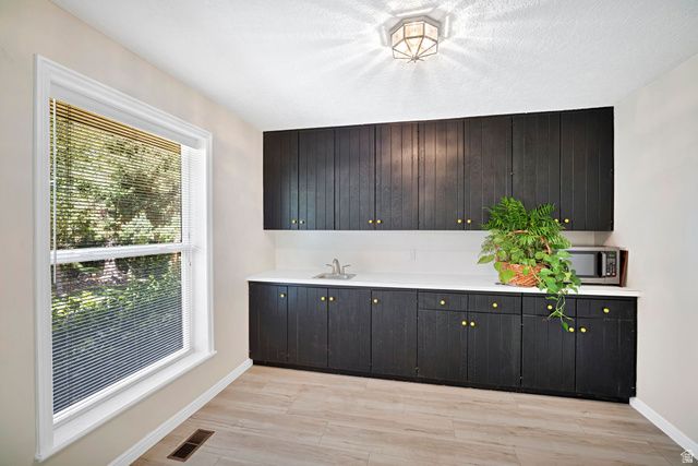 4 ROLLINGWOOD LN, Sandy, UT 84092