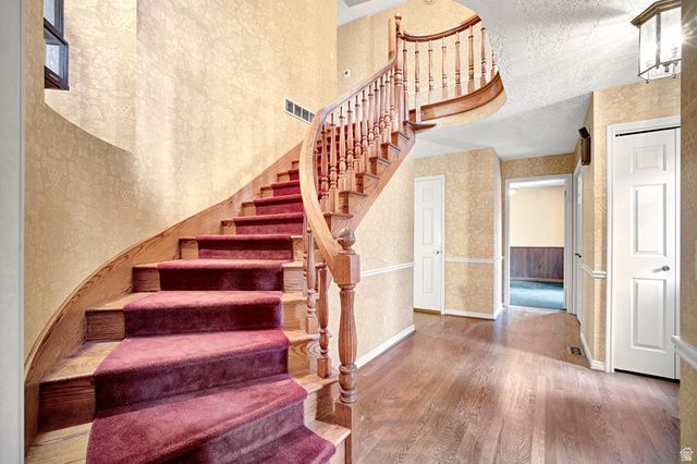 4 ROLLINGWOOD LN, Sandy, UT 84092