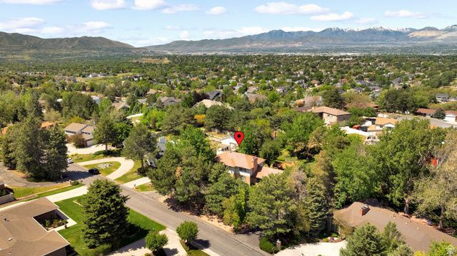 4 ROLLINGWOOD LN, Sandy, UT 84092