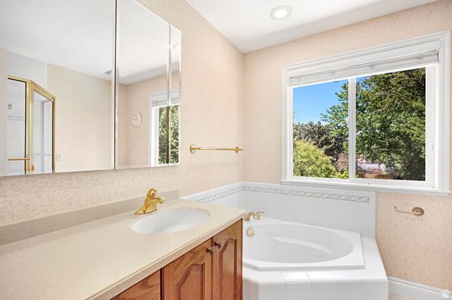 4 ROLLINGWOOD LN, Sandy, UT 84092