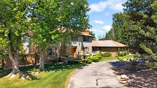 4 ROLLINGWOOD LN, Sandy, UT 84092
