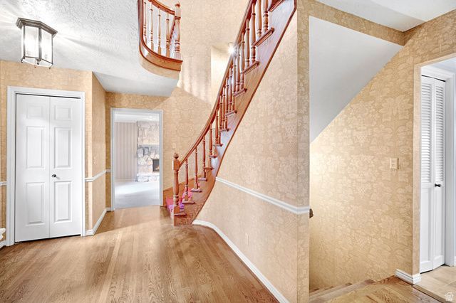 4 ROLLINGWOOD LN, Sandy, UT 84092