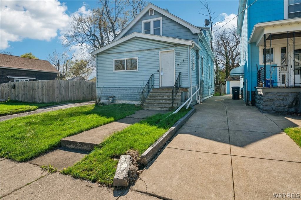 203 Hutchinson Avenue, Buffalo, NY 14215