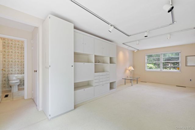 28 Stratford Place, New City, NY 10956