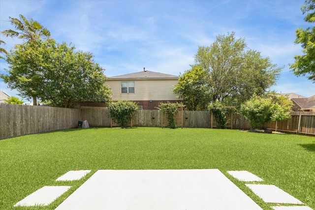 2551 Goldeneye Lane, League City, TX 77573