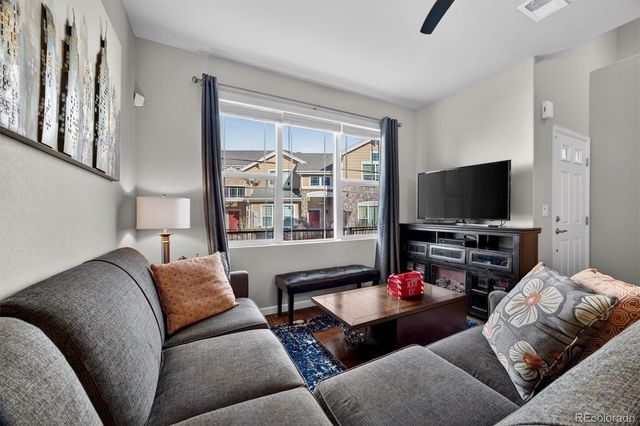 1853 S Buchanan Circle, Aurora, CO 80018