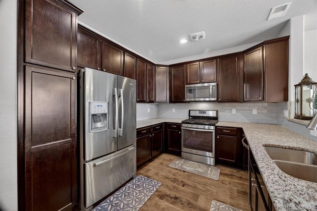 1853 S Buchanan Circle, Aurora, CO 80018