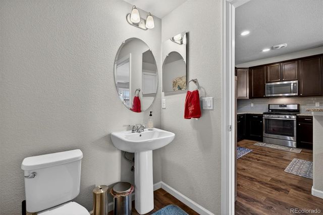 1853 S Buchanan Circle, Aurora, CO 80018