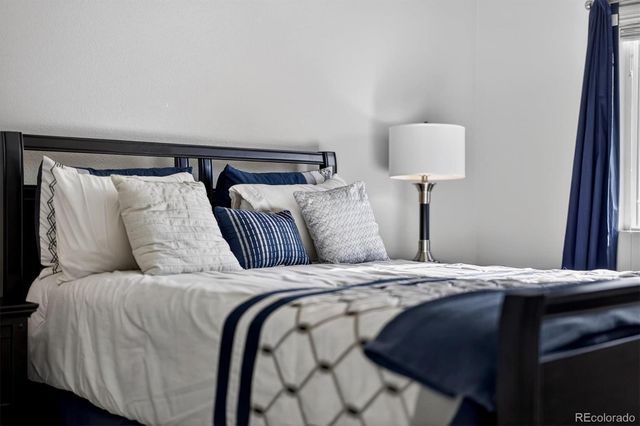 1853 S Buchanan Circle, Aurora, CO 80018