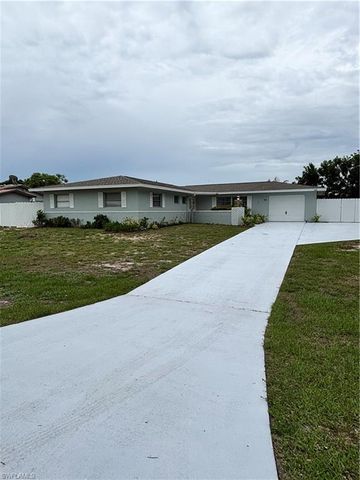 209 Punta Alta CT, Lehigh Acres, FL 33936