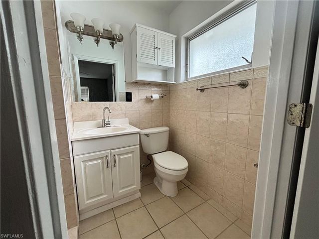 209 Punta Alta CT, Lehigh Acres, FL 33936