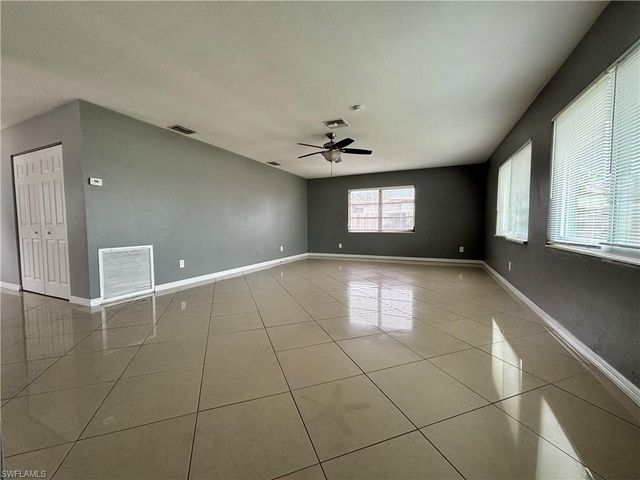 209 Punta Alta CT, Lehigh Acres, FL 33936