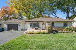 1207 Kenwood Avenue, Valparaiso, IN 46385