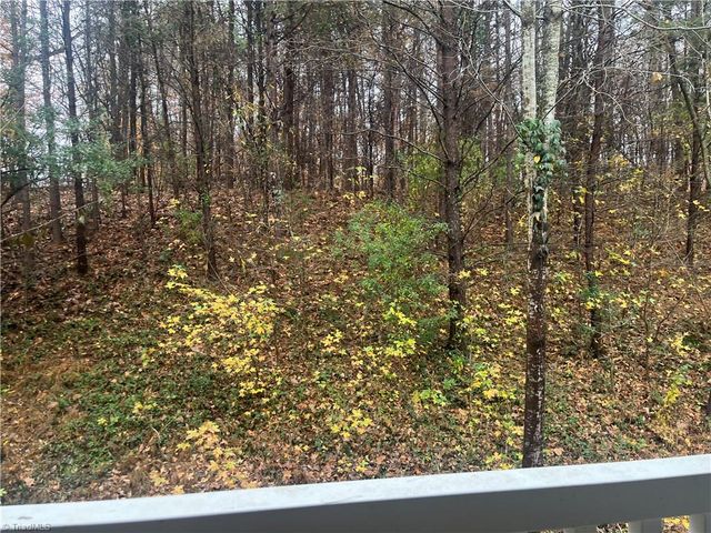 1922 Salem Bluff Drive, Winston-salem, NC 27127