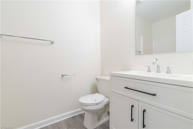 1922 Salem Bluff Drive, Winston-salem, NC 27127