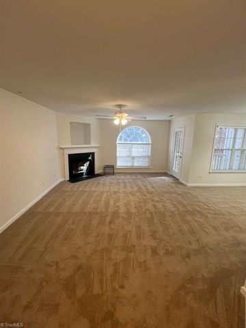 1922 Salem Bluff Drive, Winston-salem, NC 27127