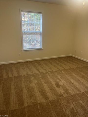 1922 Salem Bluff Drive, Winston-salem, NC 27127