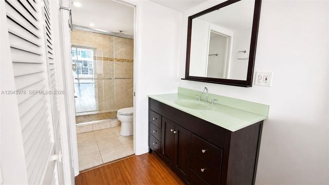 1901 Brickell Av B2203, Miami, FL 33129