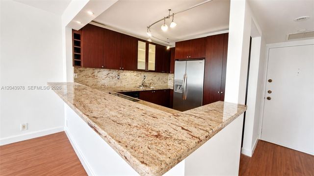1901 Brickell Av B2203, Miami, FL 33129