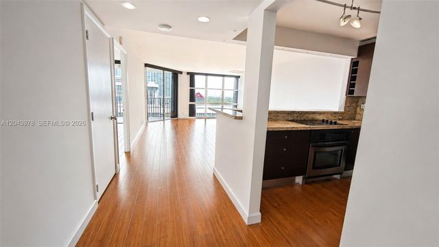1901 Brickell Av B2203, Miami, FL 33129